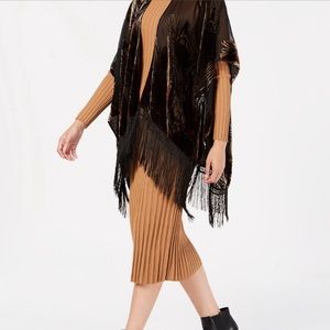 NWT INC International Concepts Black wrap